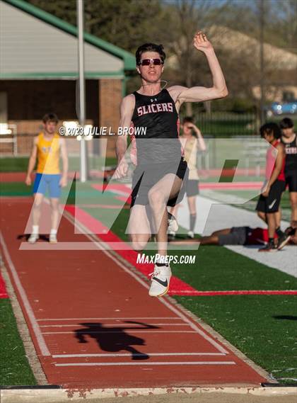 Thumbnail 1 in Bob Potter Field Events Classic (Long Jump) photogallery.