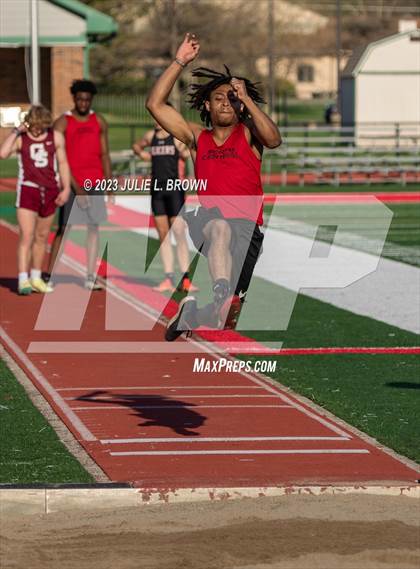 Thumbnail 2 in Bob Potter Field Events Classic (Long Jump) photogallery.
