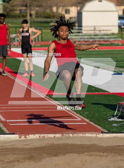 Thumbnail 3 in Bob Potter Field Events Classic (Long Jump) photogallery.