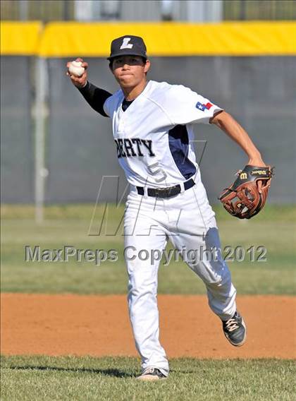 Thumbnail 2 in Dallas HSAA North @ Liberty Christian photogallery.