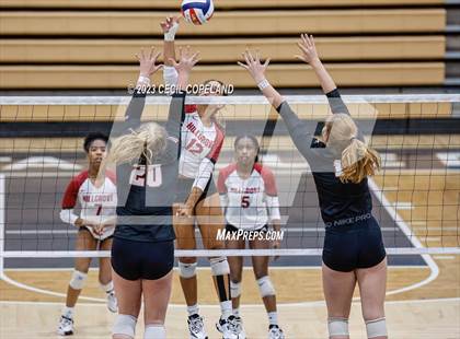 Thumbnail 1 in Hillgrove vs. Walton (GHSA 7A Semifinal) photogallery.