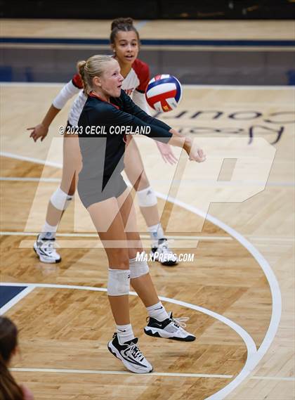 Thumbnail 1 in Hillgrove vs. Walton (GHSA 7A Semifinal) photogallery.