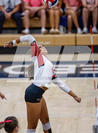 Thumbnail 1 in Hillgrove vs. Walton (GHSA 7A Semifinal) photogallery.
