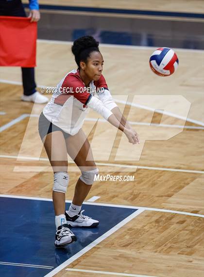 Thumbnail 3 in Hillgrove vs. Walton (GHSA 7A Semifinal) photogallery.