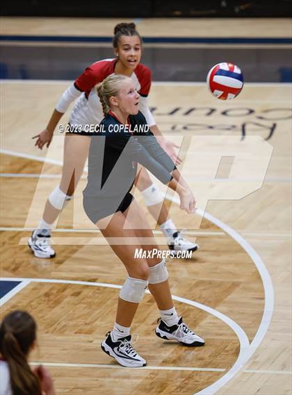 Thumbnail 3 in Hillgrove vs. Walton (GHSA 7A Semifinal) photogallery.