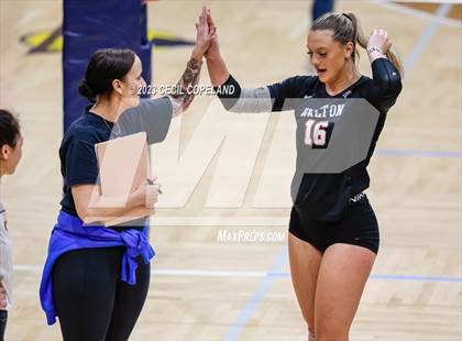Thumbnail 2 in Hillgrove vs. Walton (GHSA 7A Semifinal) photogallery.
