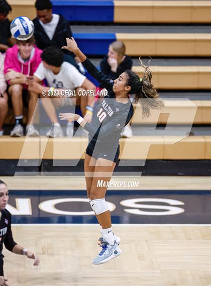 Thumbnail 1 in Hillgrove vs. Walton (GHSA 7A Semifinal) photogallery.