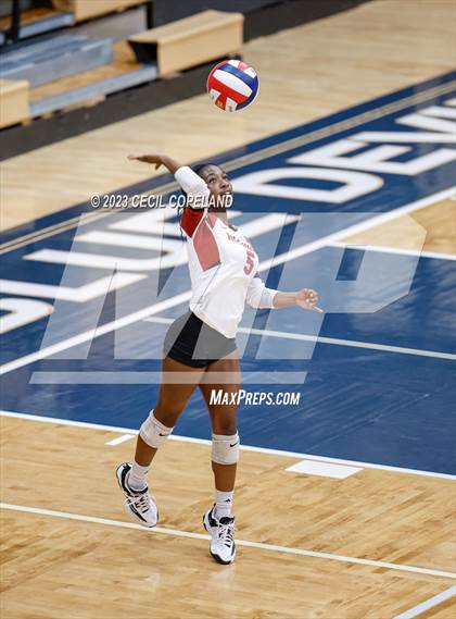 Thumbnail 2 in Hillgrove vs. Walton (GHSA 7A Semifinal) photogallery.