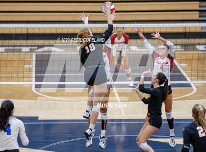 Thumbnail 1 in Hillgrove vs. Walton (GHSA 7A Semifinal) photogallery.