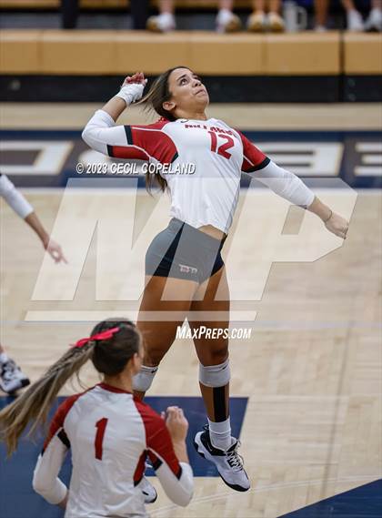 Thumbnail 3 in Hillgrove vs. Walton (GHSA 7A Semifinal) photogallery.