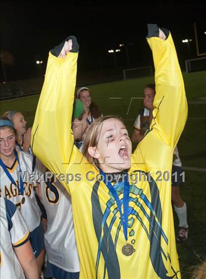 Thumbnail 1 in Barrington vs East Greenwich (RIIL Division I Final) photogallery.