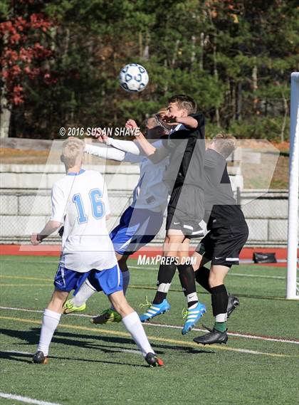 Thumbnail 3 in Bromfield vs. Sutton (MIAA Division 4 Central Final) photogallery.