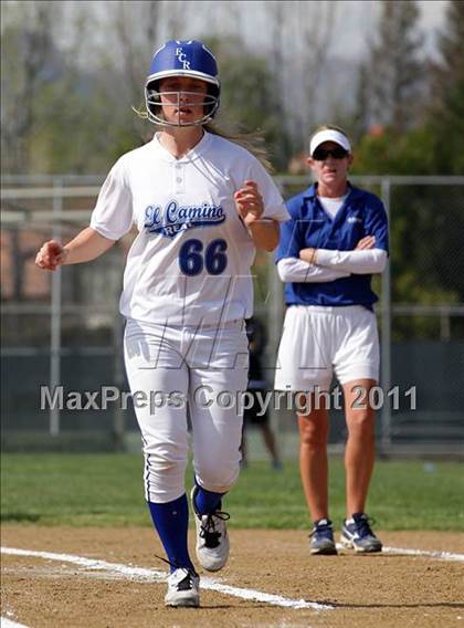 Thumbnail 1 in Oaks Christian @ El Camino Real photogallery.