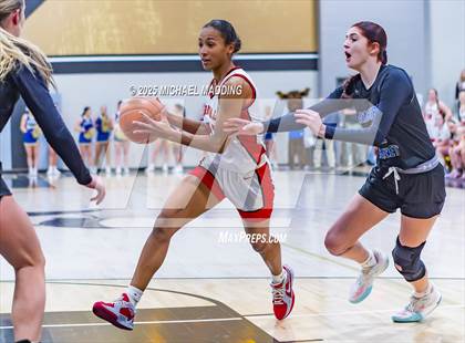 Thumbnail 2 in Bridge City vs Hamshire-Fannett (UIL 4A D2 Basketball Regional Playoff) photogallery.