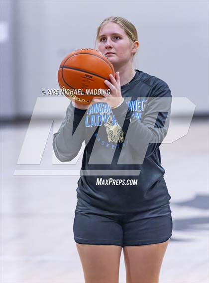 Thumbnail 1 in Bridge City vs Hamshire-Fannett (UIL 4A D2 Basketball Regional Playoff) photogallery.