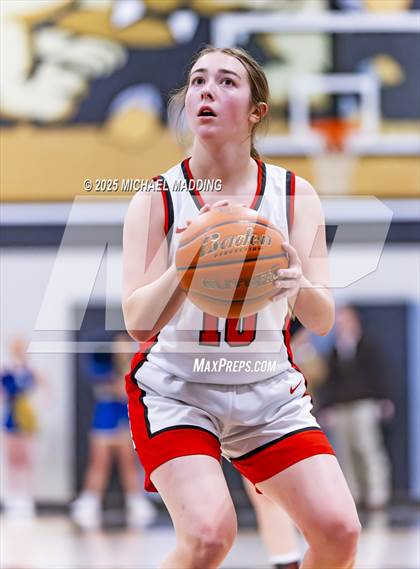 Thumbnail 3 in Bridge City vs Hamshire-Fannett (UIL 4A D2 Basketball Regional Playoff) photogallery.
