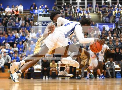 Thumbnail 3 in Holy Cross @ Jesuit photogallery.