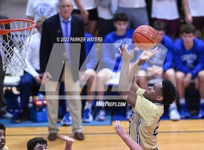 Thumbnail 3 in Holy Cross @ Jesuit photogallery.