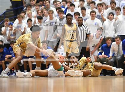 Thumbnail 1 in Holy Cross @ Jesuit photogallery.