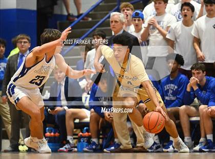 Thumbnail 3 in Holy Cross @ Jesuit photogallery.