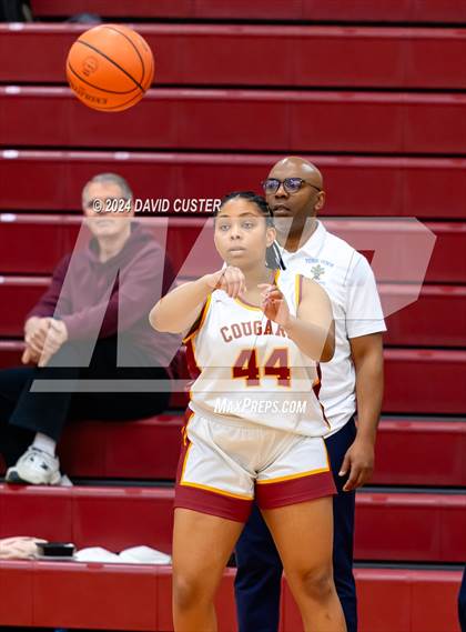 Thumbnail 2 in Yorktown @ Oakton (VHSL 6D Quarterfinal) photogallery.