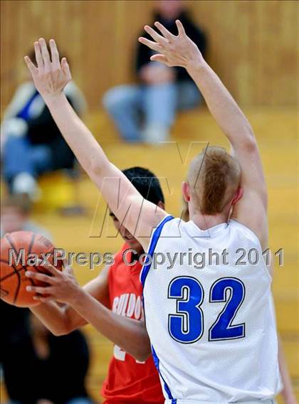 Thumbnail 1 in Ceres vs Rocklin (Rocklin Holiday Tournament) photogallery.
