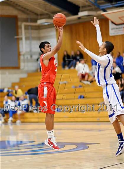 Thumbnail 2 in Ceres vs Rocklin (Rocklin Holiday Tournament) photogallery.