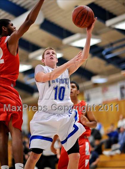 Thumbnail 2 in Ceres vs Rocklin (Rocklin Holiday Tournament) photogallery.