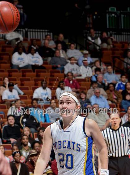 Thumbnail 1 in Brookfield vs. Kolbe-Cathedral (CIAC Class M Final) photogallery.