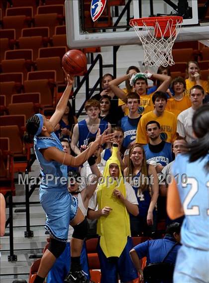 Thumbnail 3 in Brookfield vs. Kolbe-Cathedral (CIAC Class M Final) photogallery.