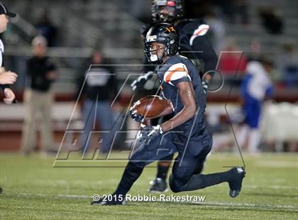 Thumbnail 3 in Seagoville vs. Lancaster (UIL 5A Bi-District Playoff) photogallery.
