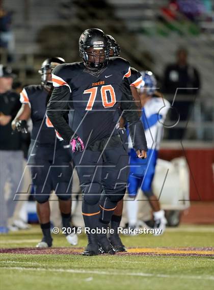 Thumbnail 1 in Seagoville vs. Lancaster (UIL 5A Bi-District Playoff) photogallery.