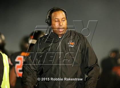 Thumbnail 2 in Seagoville vs. Lancaster (UIL 5A Bi-District Playoff) photogallery.