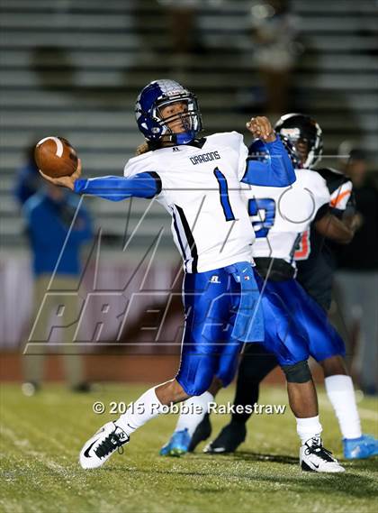 Thumbnail 3 in Seagoville vs. Lancaster (UIL 5A Bi-District Playoff) photogallery.