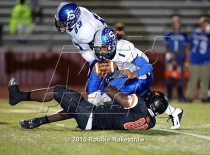 Thumbnail 3 in Seagoville vs. Lancaster (UIL 5A Bi-District Playoff) photogallery.