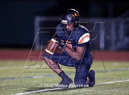 Thumbnail 2 in Seagoville vs. Lancaster (UIL 5A Bi-District Playoff) photogallery.
