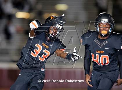 Thumbnail 1 in Seagoville vs. Lancaster (UIL 5A Bi-District Playoff) photogallery.