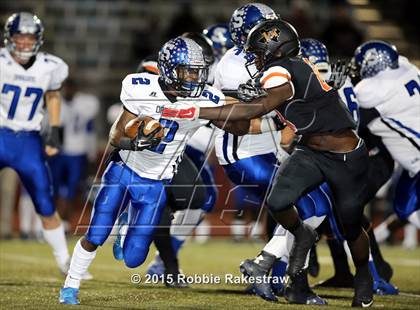 Thumbnail 2 in Seagoville vs. Lancaster (UIL 5A Bi-District Playoff) photogallery.