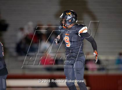 Thumbnail 3 in Seagoville vs. Lancaster (UIL 5A Bi-District Playoff) photogallery.