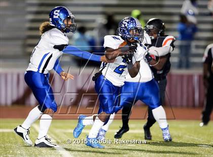 Thumbnail 3 in Seagoville vs. Lancaster (UIL 5A Bi-District Playoff) photogallery.