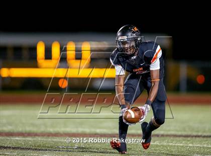 Thumbnail 3 in Seagoville vs. Lancaster (UIL 5A Bi-District Playoff) photogallery.