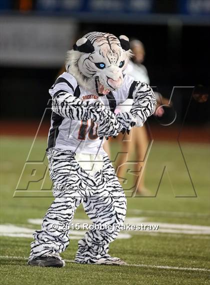 Thumbnail 3 in Seagoville vs. Lancaster (UIL 5A Bi-District Playoff) photogallery.