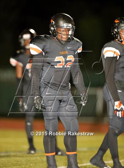 Thumbnail 1 in Seagoville vs. Lancaster (UIL 5A Bi-District Playoff) photogallery.
