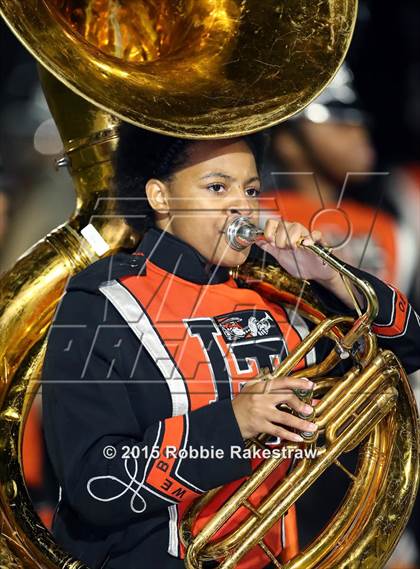 Thumbnail 3 in Seagoville vs. Lancaster (UIL 5A Bi-District Playoff) photogallery.