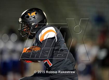 Thumbnail 2 in Seagoville vs. Lancaster (UIL 5A Bi-District Playoff) photogallery.