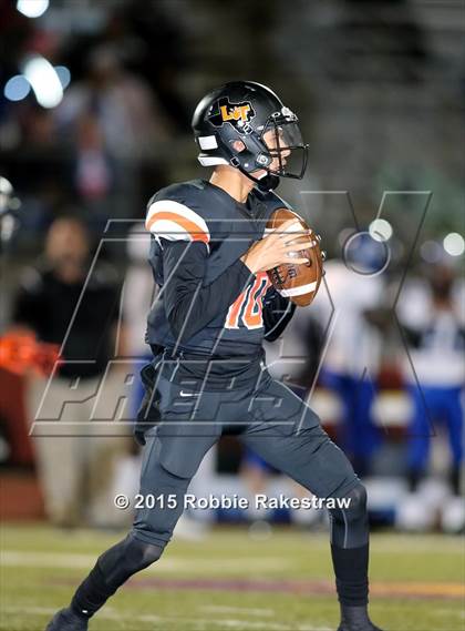Thumbnail 2 in Seagoville vs. Lancaster (UIL 5A Bi-District Playoff) photogallery.