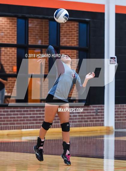 Thumbnail 3 in North Side vs. Granbury (UIL 5A Bi-District Playoff) photogallery.