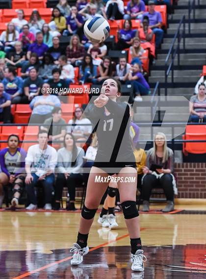 Thumbnail 3 in North Side vs. Granbury (UIL 5A Bi-District Playoff) photogallery.