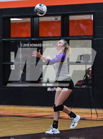 Thumbnail 1 in North Side vs. Granbury (UIL 5A Bi-District Playoff) photogallery.