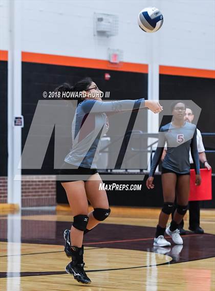 Thumbnail 1 in North Side vs. Granbury (UIL 5A Bi-District Playoff) photogallery.